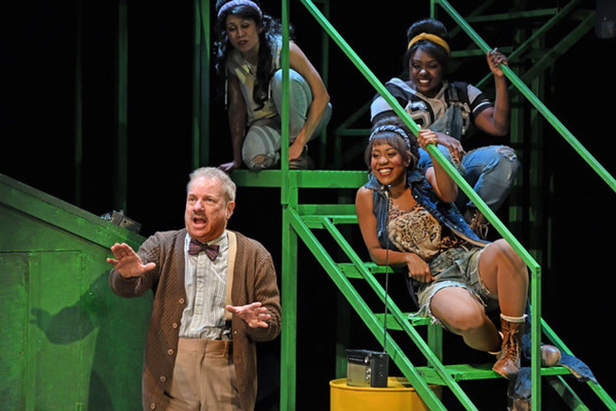 Stephen Berenson (front) and the Urchin girls in the background, Carla Martinez, Elexis Morton, and Kedren Spencer at 