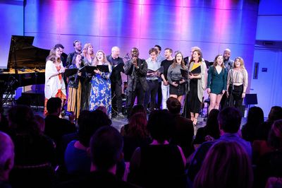 Sidney DuPont and the Giveback Choir  Photo