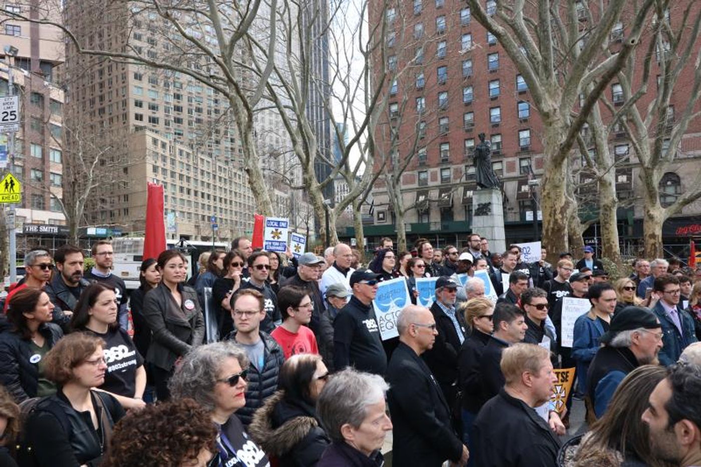 Photo Flash: Local 802 Musicians Rally, Perform in Solidarity with Striking Chicago Symphony Musicians  Image