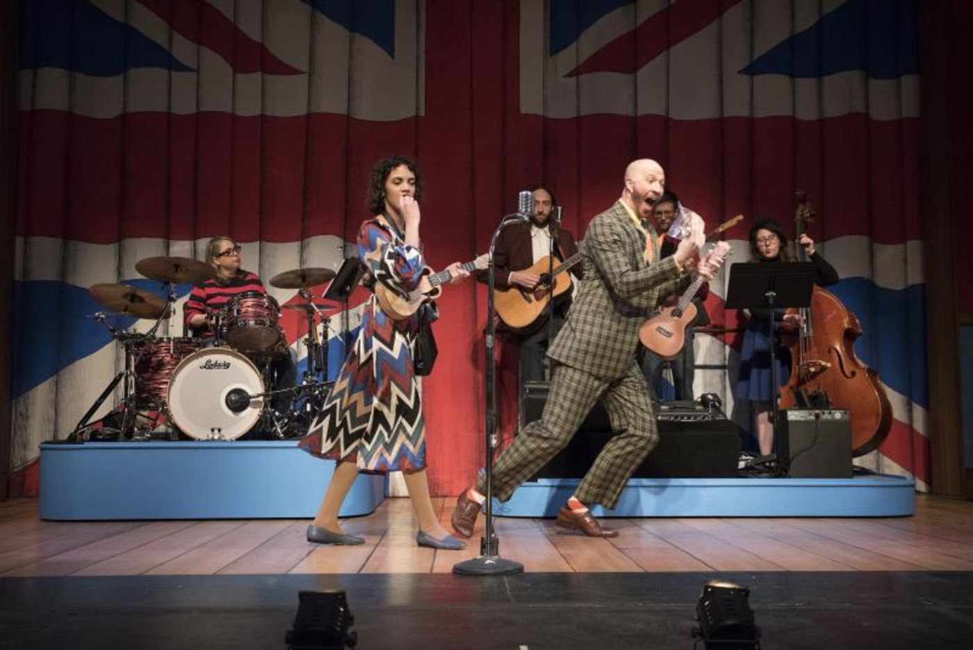 Review: You May Die at ONE MAN, TWO GUVNORS at Omaha Community Playhouse Review: You May Die at ONE MAN, TWO GUVNORS at Omaha Community Playhouse Image