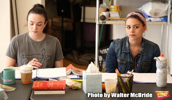 Isabelle Fuhrman and Lilly Santiago Photo