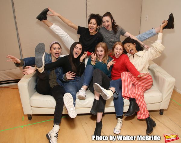 Lilly Santiago, Isabelle Fuhrman, Sharlene Cruz, Sophia Kelly-Hendrick, AnnaSophia Ro Photo