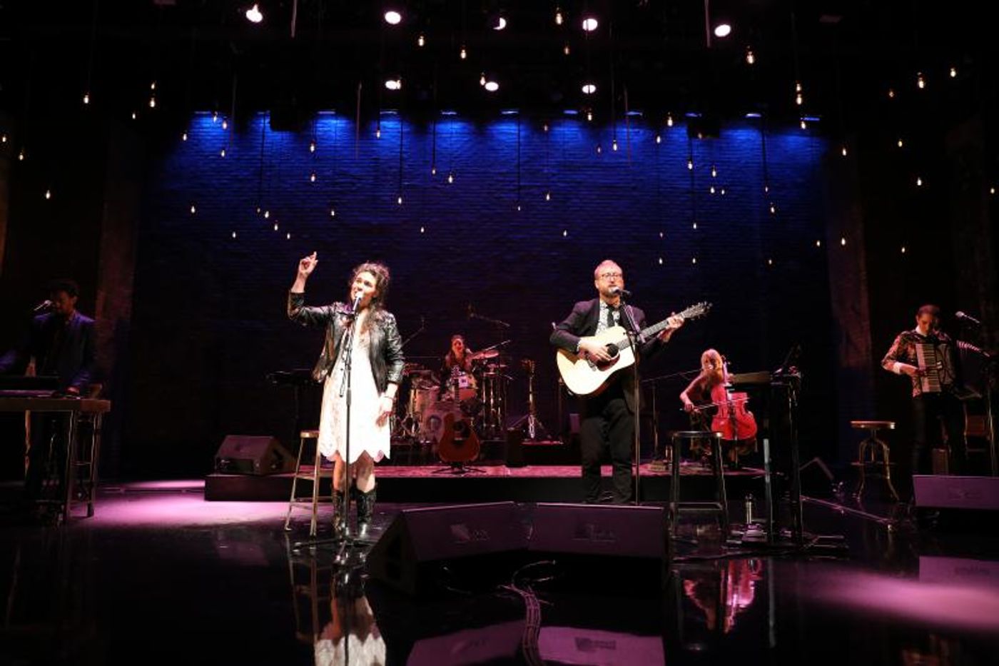 Review: HUNDRED DAYS at the Adrienne Arsht Center  Image