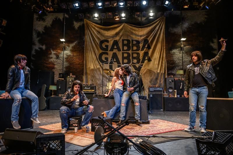 Interview: Director Richard Ouzounian Talks FOUR CHORDS AND A GUN Image