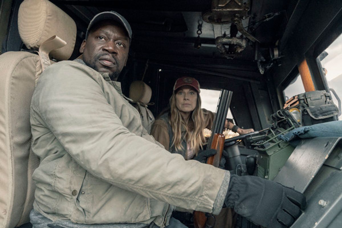 Daryl Mitchell as Wendell, Mo Collins as Sarah at 