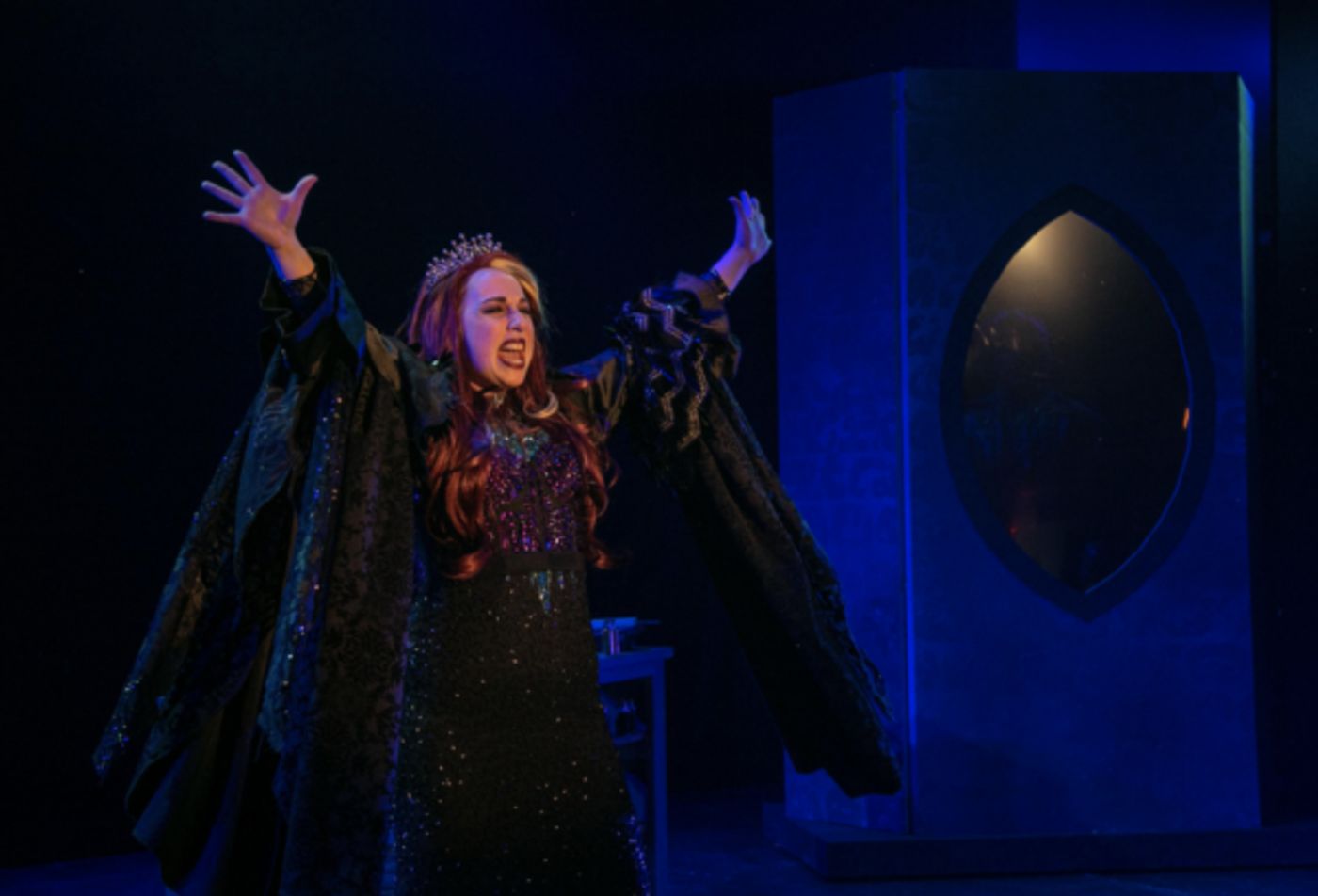 Photo Flash: SNOW WHITE Opens At The Downtown Cabaret Theatre  Image