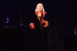 Lynn Henderson Photo