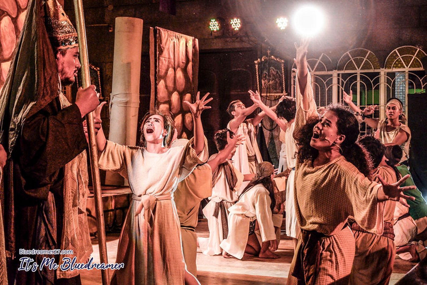 Photo Flash: Teatro Mensaheros Stages DAAN NG KRUS in Rizal Park Today, Apr. 20  Image