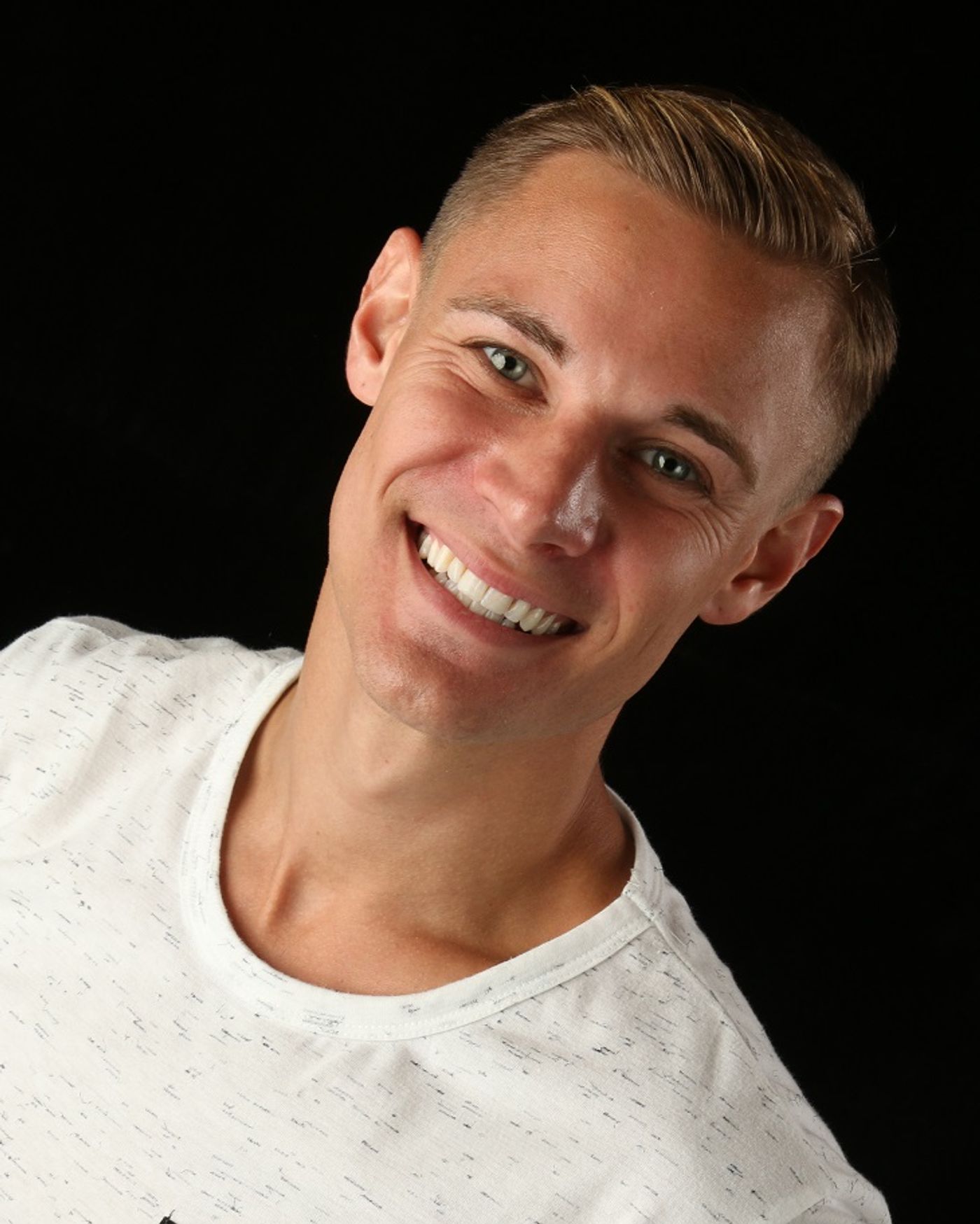 BWW Preview: KINKY BOOTS at Saint-Denis Theatre  Image