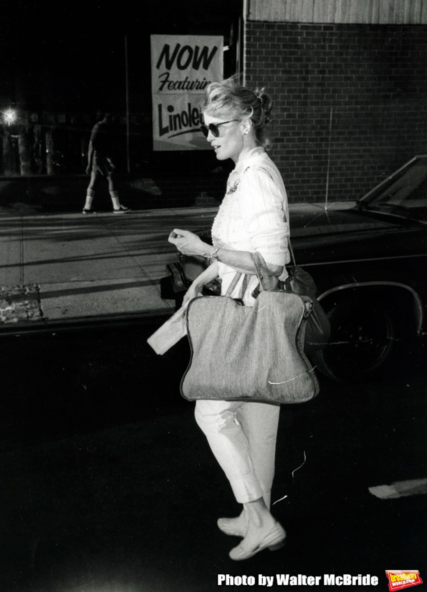 Photo Flashback: On the Set of the TOOTSIE in 1982  Image