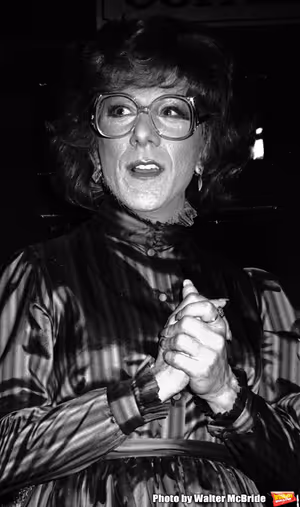 Dustin Hoffman on the set filming TOOTSIE on June 9, 1982 in New York City.
@ BroadwayWorld Dustin Hoffman on the set filming TOOTSIE on June 9, 1982 in New York City.
Photo