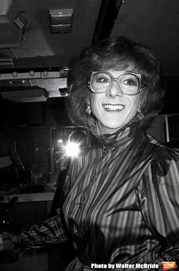 Dustin Hoffman on the set filming TOOTSIE on June 9, 1982 in New York City.
 Photo