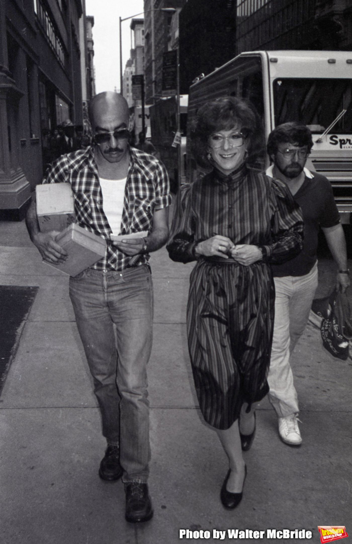 Photo Flashback: On the Set of the TOOTSIE in 1982  Image