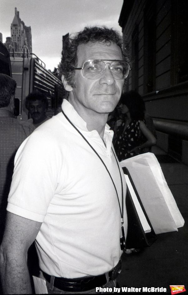 Director Sydney Pollack on the set filming TOOTSIE on June 9, 1982 in New York City.
 Photo