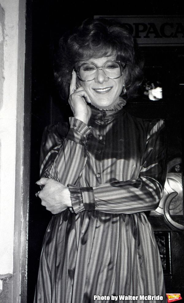 Dustin Hoffman on the set filming TOOTSIE on June 9, 1982 in New York City.
 Photo