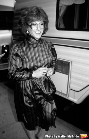 Dustin Hoffman on the set filming TOOTSIE on June 9, 1982 in New York City.
 Photo