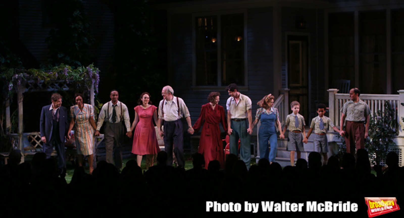 Photo Coverage: The Cast of ALL MY SONS, Starring Annette Bening, Takes Opening Night Bows — photo 23 of 28