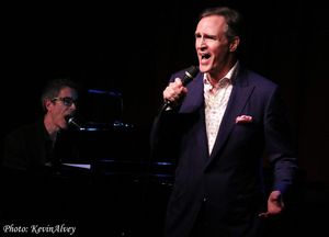 Howard McGillin Photo