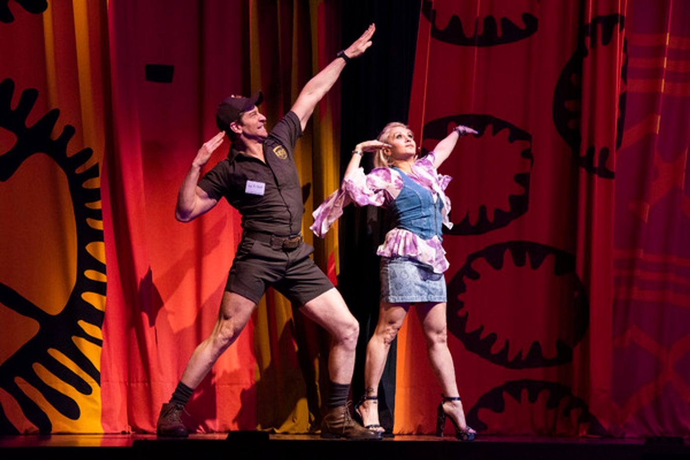 Photo Flash: COME FROM AWAY, BE MORE CHILL, FROZEN, and More Participate in the 2019 Easter Bonnet Competition  Image