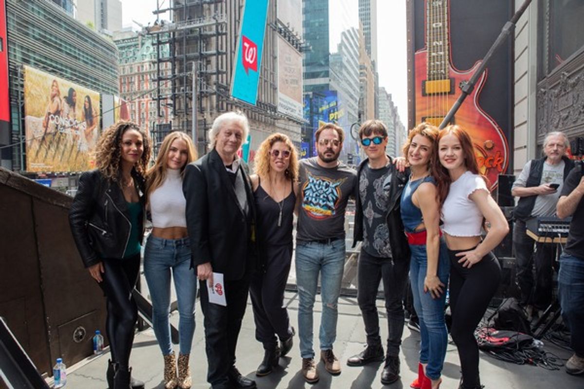 Justin Matthew Sargent, Lauren Zakrin, Mitch Jarvis, Katie Webber, Tessa Alves, and Jennifer Rias at 