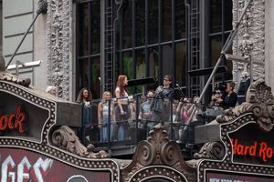 Justin Matthew Sargent, Lauren Zakrin, Mitch Jarvis, Katie Webber, Tessa Alves, and J Photo