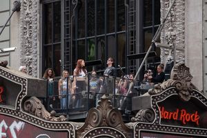 Justin Matthew Sargent, Lauren Zakrin, Mitch Jarvis, Katie Webber, Tessa Alves, and J Photo