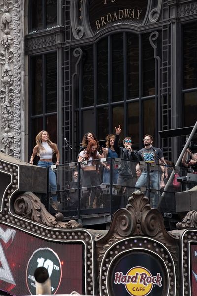 Justin Matthew Sargent, Lauren Zakrin, Mitch Jarvis, Katie Webber, Tessa Alves, and J Photo