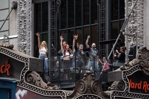 Justin Matthew Sargent, Lauren Zakrin, Mitch Jarvis, Katie Webber, Tessa Alves, and Jennifer Rias
@ BroadwayWorld Justin Matthew Sargent, Lauren Zakrin, Mitch Jarvis, Katie Webber, Tessa Alves, and J Photo