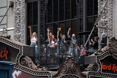 Justin Matthew Sargent, Lauren Zakrin, Mitch Jarvis, Katie Webber, Tessa Alves, and J Photo