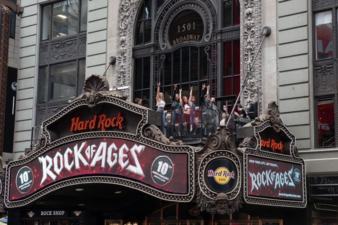Photo Coverage: ROCK OF AGES Celebrates 10th Anniversary with Pop Up At Hard Rock Cafe!  Image