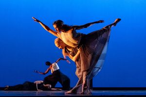 Charlotte Landreau and Laurel Dally Smith (foreground) with Natasha Diamond-Walker and Leslie Andrea Williams in Pam Tanowitz's Untitled (Souvenir). Photo by Brian Pollack. @ BroadwayWorld Charlotte Landreau and Laurel Dally Smith (foreground) with Natasha Diamond-Walker an Photo