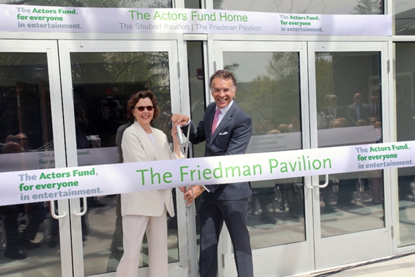 Photo Flash: Annette Bening and Brian Stokes Mitchell Cut Ribbon on New Actors Fund Pavilion  Image