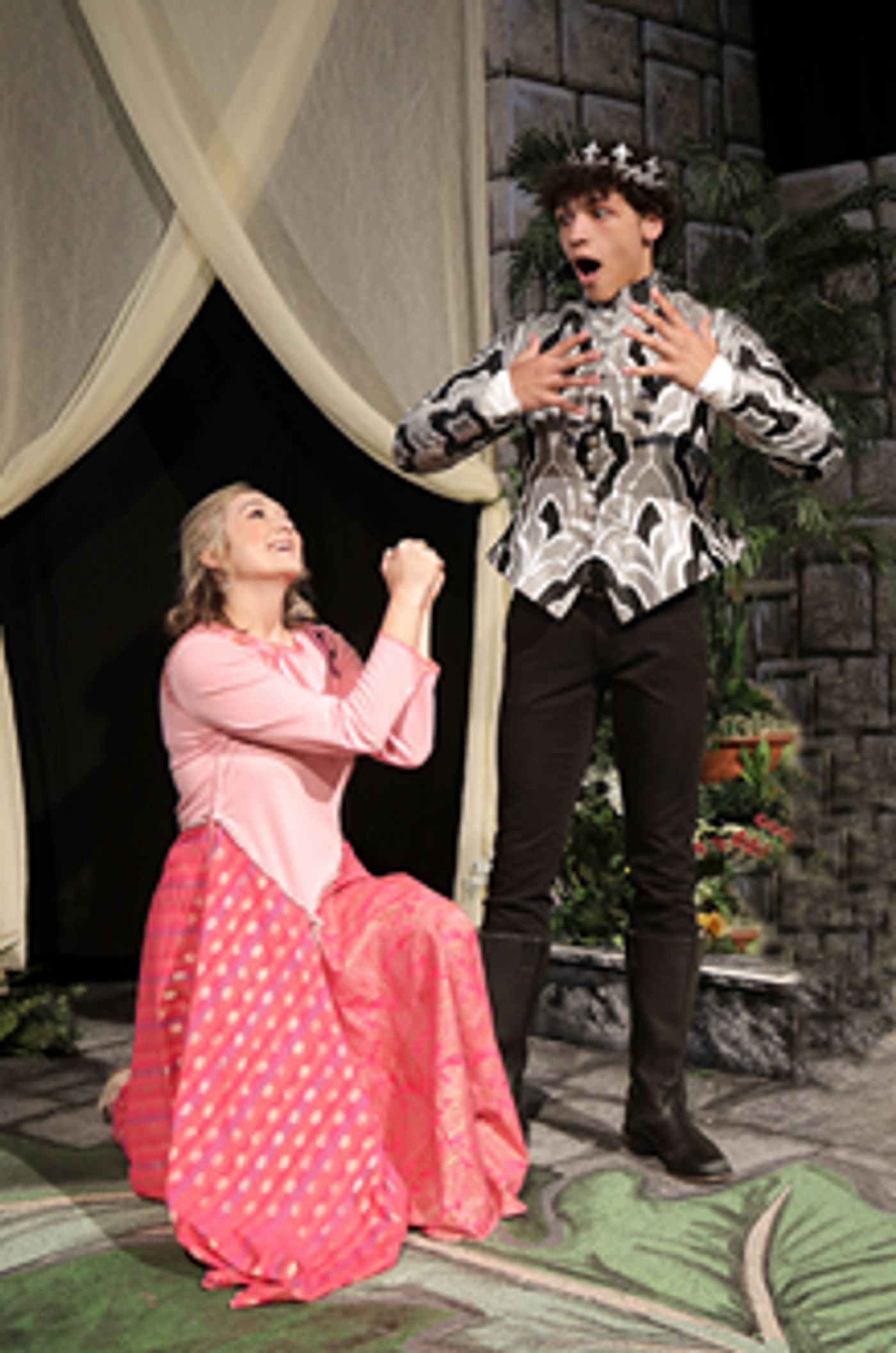 Review: ELLA ENCHANTED at Kate Goldman Children's Theatre-Des Moines Playhouse: An Enchanting Evening for Children of All Ages  Image