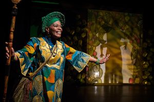 Yahdina U-Deen Photo