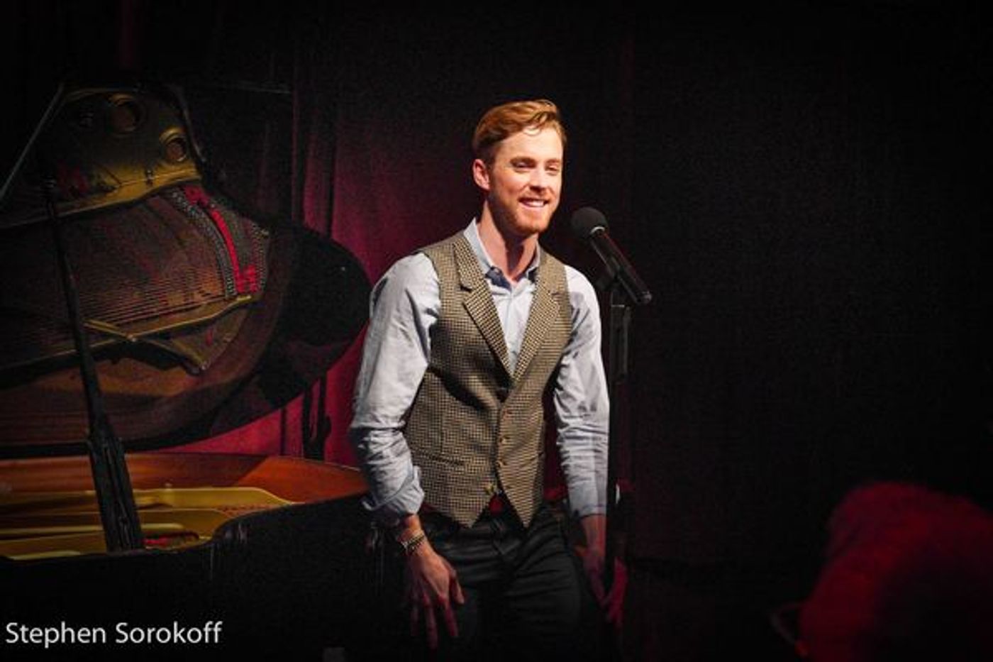 Photo Coverage: Nicolas King Raises The Tide At The Beach Cafe  Image