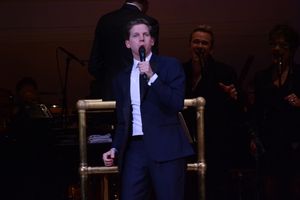 Stark Sands Photo