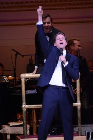 Stark Sands Photo