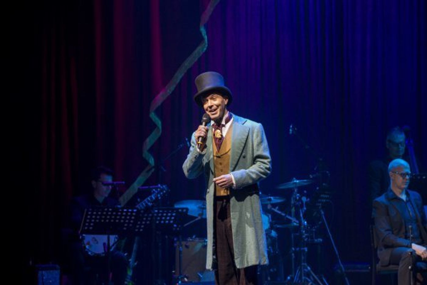 Photo Flash: Get A First Look At Suzie Mathers and More In BARNUM  Image