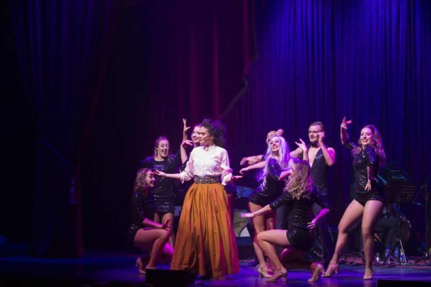 Photo Flash: Get A First Look At Suzie Mathers and More In BARNUM  Image