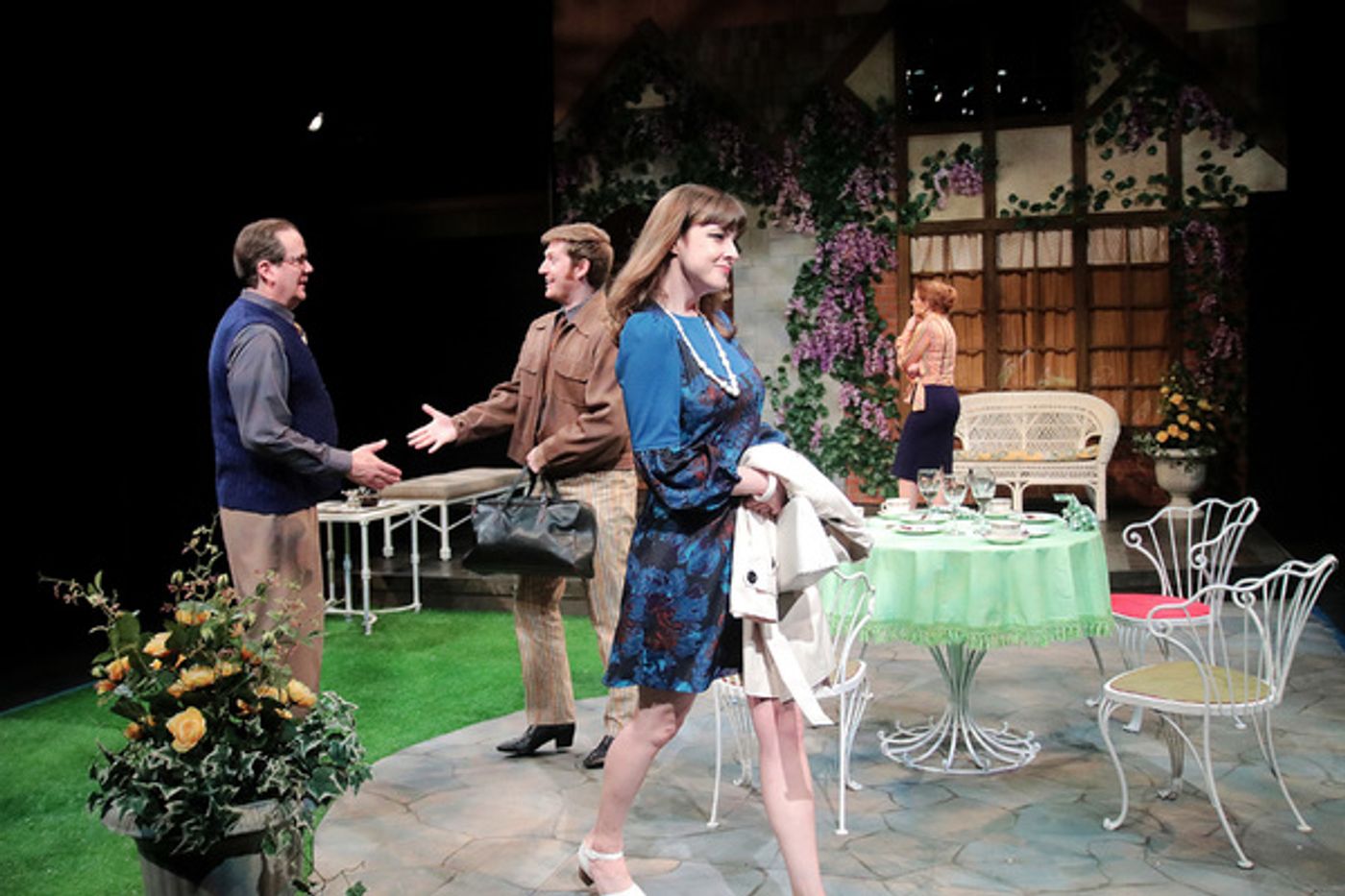 Photo Flash: First Look at Main Street Theater's RELATIVELY SPEAKING Photo Flash: First Look at Main Street Theater's RELATIVELY SPEAKING Image