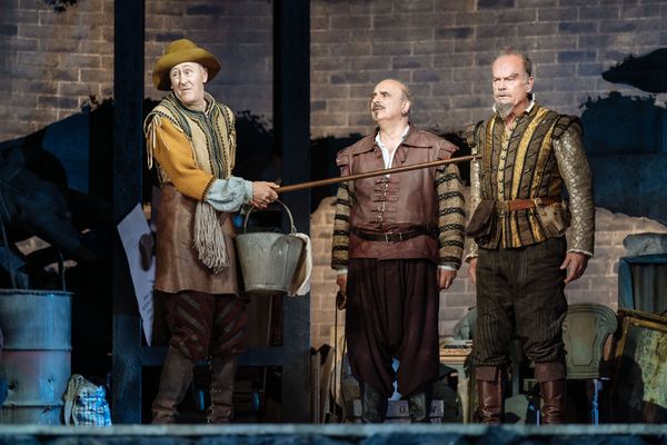 Nicholas Lyndhurst, Peter Polycarpou, Kelsey Grammer  Photo