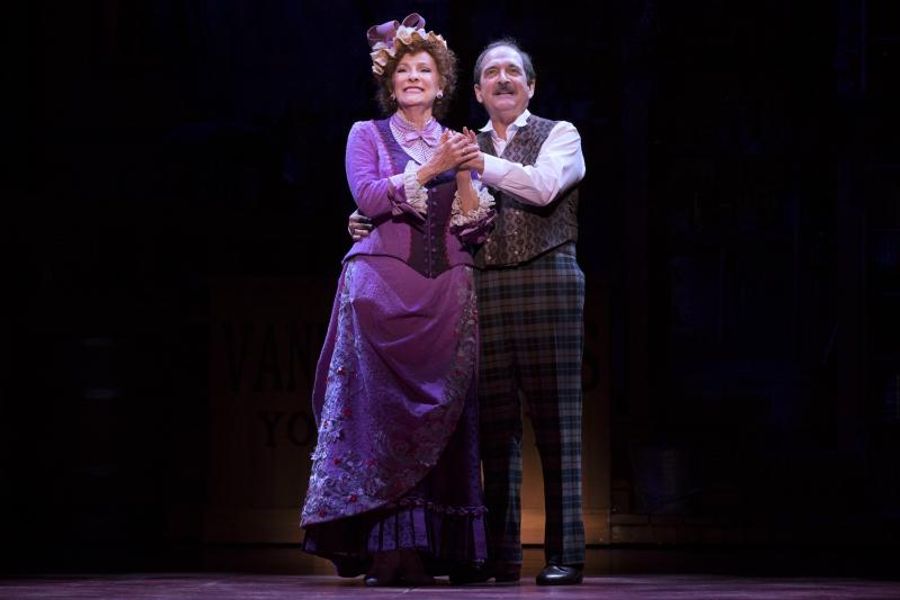 Review: Wow! Wow! Wow, Fellas! Look at DOLLY Now, Fellas: She's Spectacular! Image