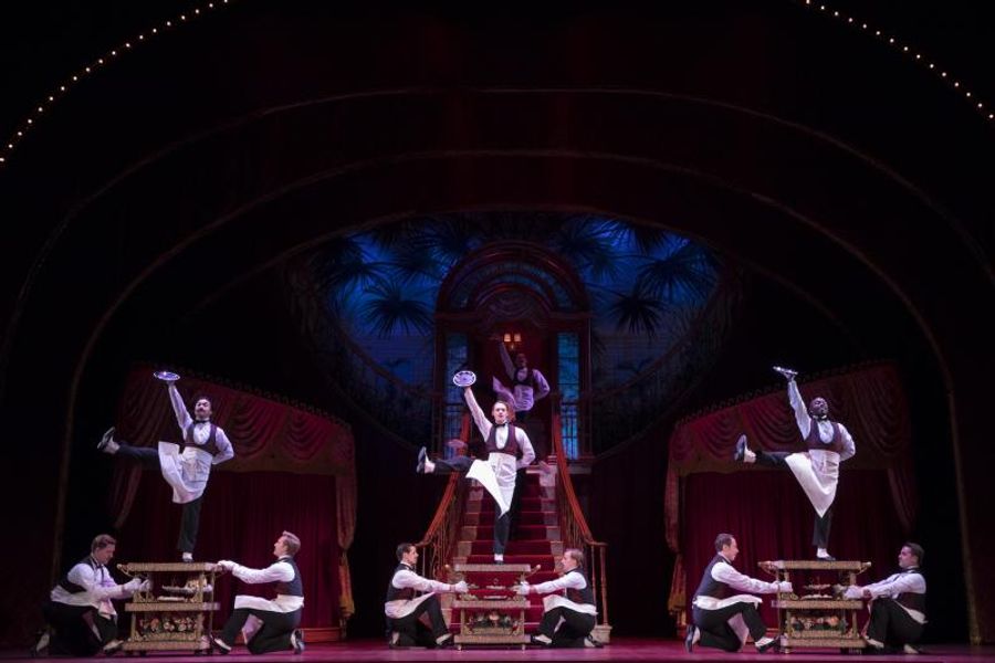 Review: Wow! Wow! Wow, Fellas! Look at DOLLY Now, Fellas: She's Spectacular! Image
