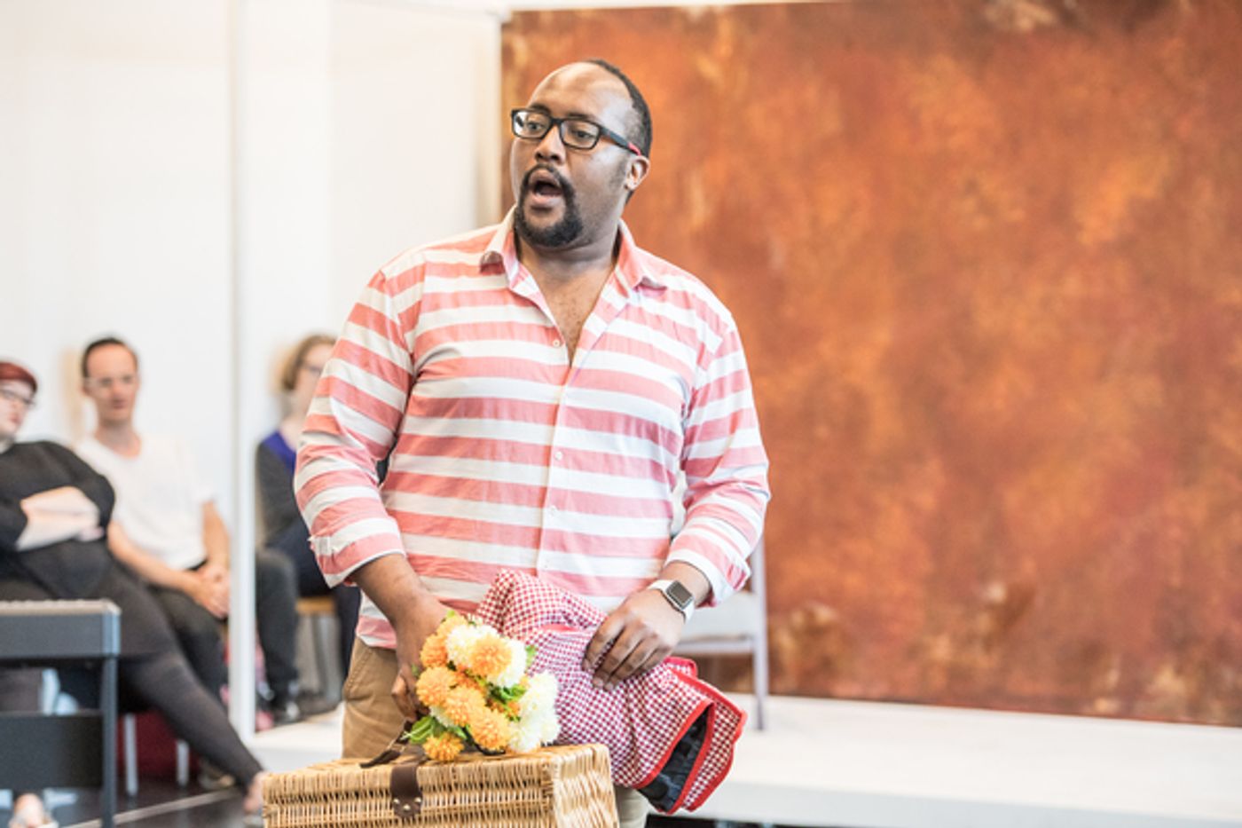 Photo Flash: Inside Rehearsal For DIDO at the Unicorn  Image