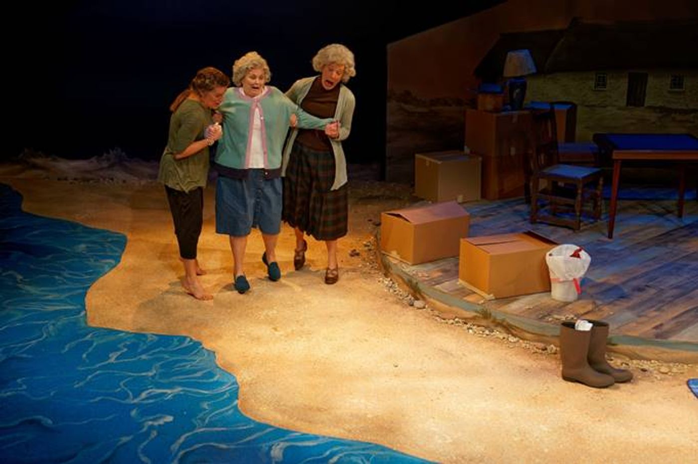 Review: SALT, ROOT, AND ROE Challenges and Touches with Deeply Moving Performances  Image