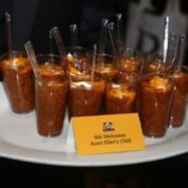 Photo Flash: Brooklyn Diner Times Square Honors OKLAHOMA!'s Mary Testa With 'Aunt Eller's Chili'  Image