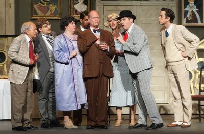  Peter Gabb(Sir Jasper), Scott Carrol (Parchester), Allee Peck (Lady Battersby), Deiv Photo