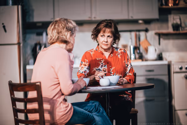  Gretchen Corbett and Sharonlee McLean Photo