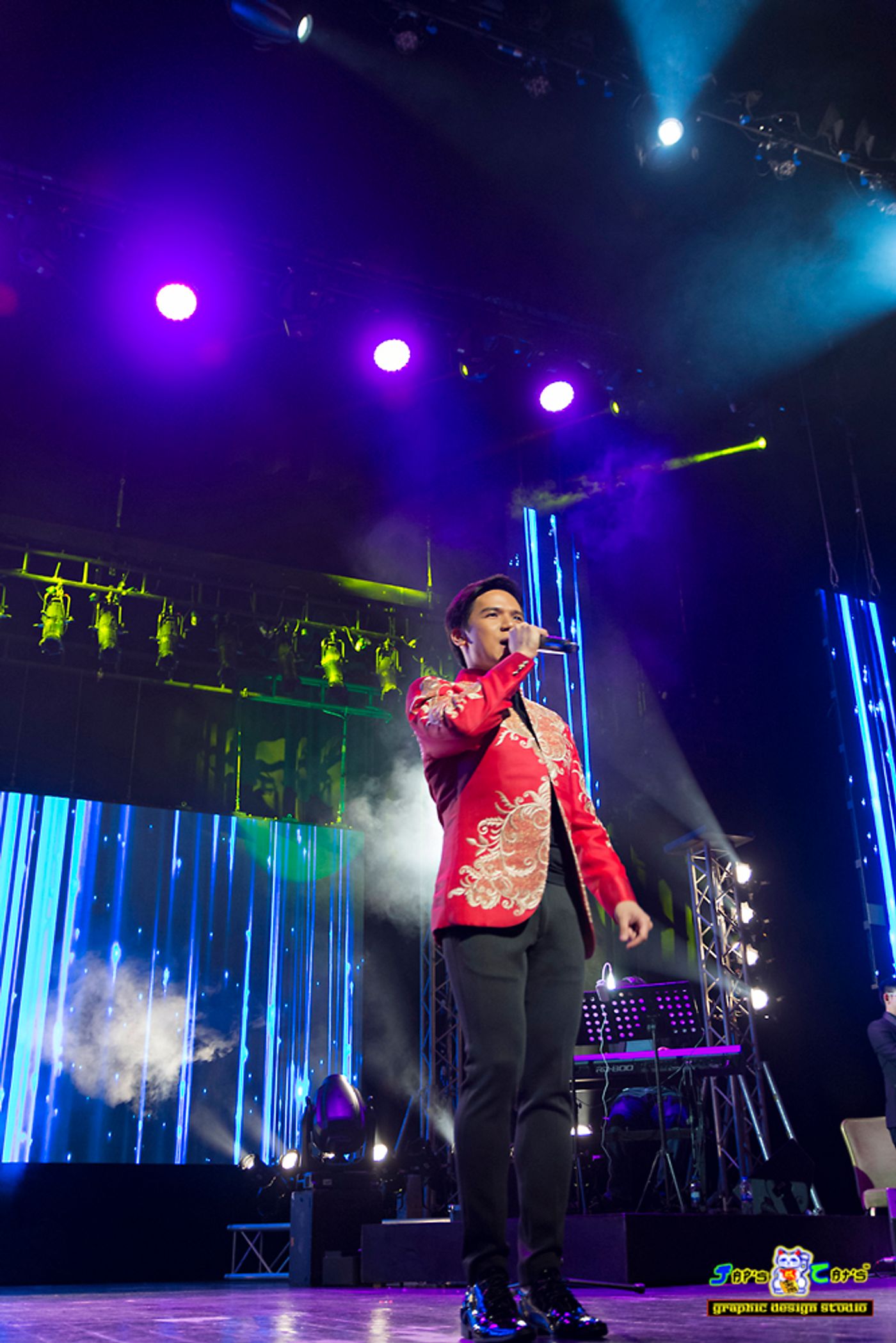 Photos: MISS SAIGON UK Stars Reunite in Gerald Santos' Homecoming Concert  Image