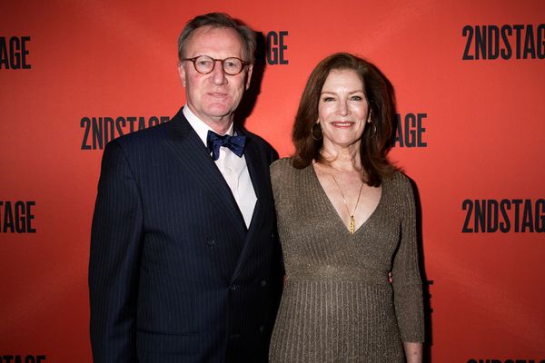 Daniel Gerroll, Patricia Kalember Photo
